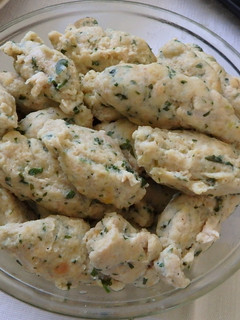Gyöngytyúkmellből levesbetét (húsos galuska) recept fotója