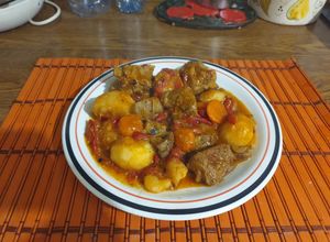 Una foto de 🥘 Falda ternera guisada 🥘