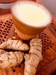 हल्दी वाला दूध (haldi wala doodh recipe in Hindi) रेसिपी मुख्य फोटो