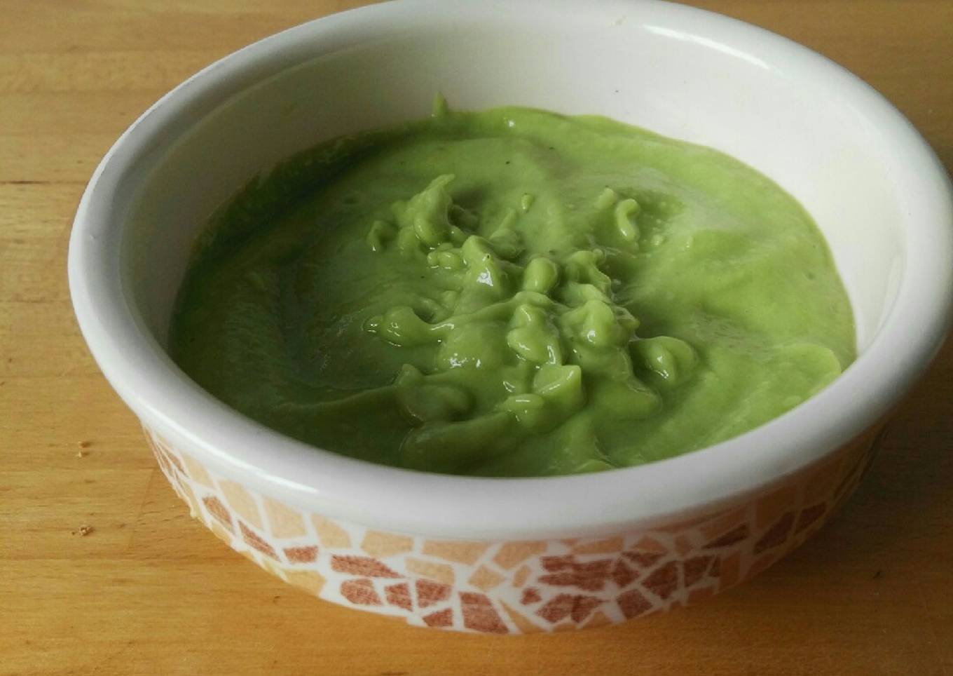 Salsa de aguacate y albahaca