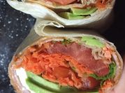 Una foto de aguacate con tomate