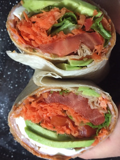 Una foto de Wrap de Vegetales & Aderezo Chipotle