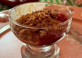 Frutillas cocidas más crocante para acompañar helado
