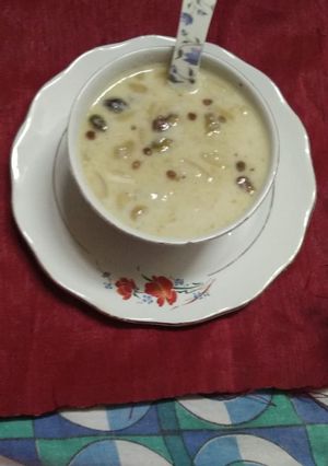 A picture of Sheer khurma.