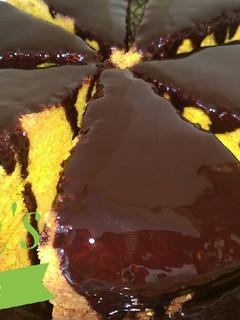 A picture of Yellow Cake.