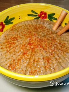 Una foto de 171.🫘Hummus de lentejas y aceitunas negras🫒