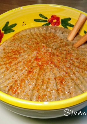 Una foto de 171.🫘Hummus de lentejas y aceitunas negras🫒