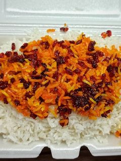 عکسی از دستور زرشک پلو با مرغ نذری