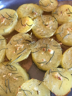 Una foto de Papas con ajo al horno