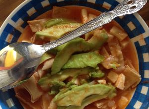 Una foto de Sopa Azteca (Sopa de tortilla)