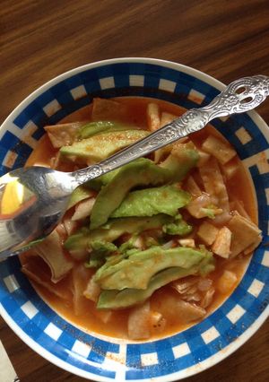 Una foto de Sopa Azteca (Sopa de tortilla)