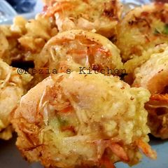 A picture of Tahu Berontak (Fried Stuffed Been Curd).