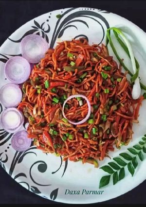 A picture of Vegetable Hakka Noodles.