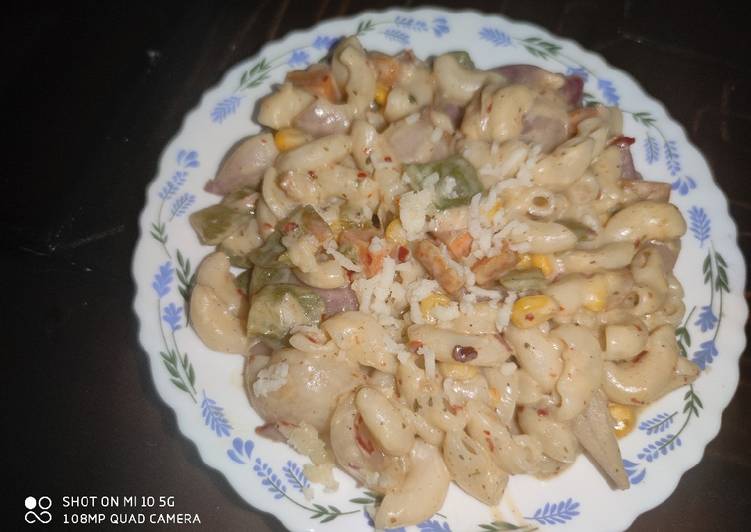 Simple Way to Prepare Ultimate White Sauce Cheezy Veggie MACARONI