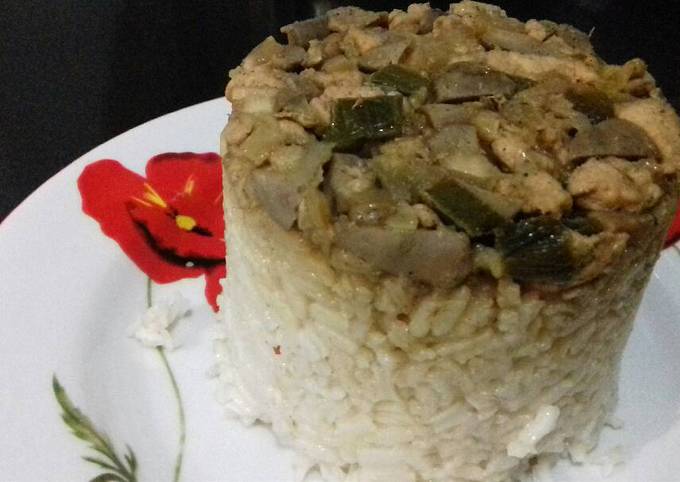 Cara Gampang Menyiapkan Nasi Tim Ayam Jamur yang Enak Banget