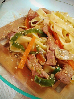 Una foto de Cerdo lo mein