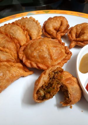 તુવેર ના લીલવા ની કચોરી(Lilva kachori recipe in Gujarati) રેસીપી મુખ્ય ફોટો
