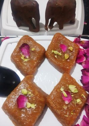 केरेमलाइज मावा नारियल बर्फी (Caramelize mawa nariyal barfi recipe in hindi) रेसिपी मुख्य फोटो