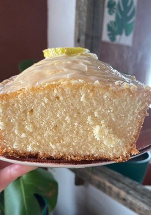 Una foto de Budín de limón 🍋