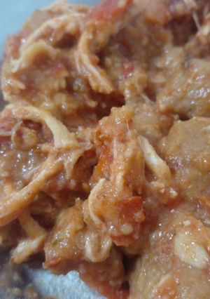Una foto de 30. Salsa con pollo 🍗 pocos ingredientes para acompañar una rica pasta