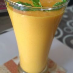 A picture of Mango -Peach Smoothie (Honey Sweetend).