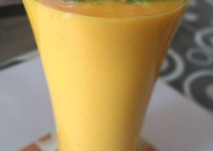 Mango -Peach Smoothie (Honey Sweetend)