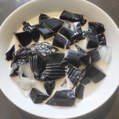 A picture of Grass Jelly Dessert.