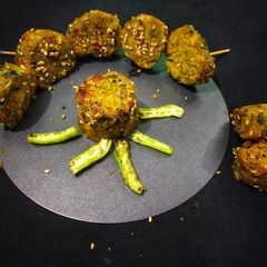 Potato- Spinach Muthiya A picture of Potato- Spinach Muthiya.