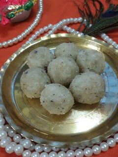 চিনির নারকেল নাড়ু(chini narkel naru recipe in Bengali) রেসিপির প্রধান ছবি
