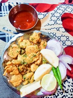 प्याज के पकौड़े (Pyaz ke pakode recipe in Hindi) रेसिपी मुख्य फोटो