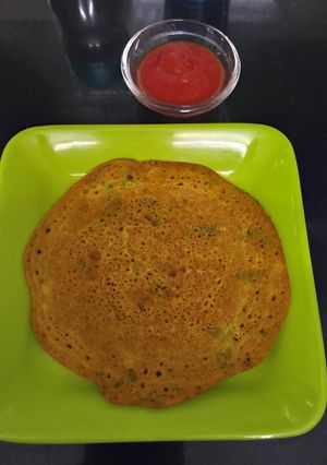 ओट्स डोसा (oats dosa recipe in marathi) रेसिपी चे मुख्य फोटो 