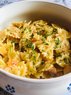 Una foto de Pasta con salmón ahumado