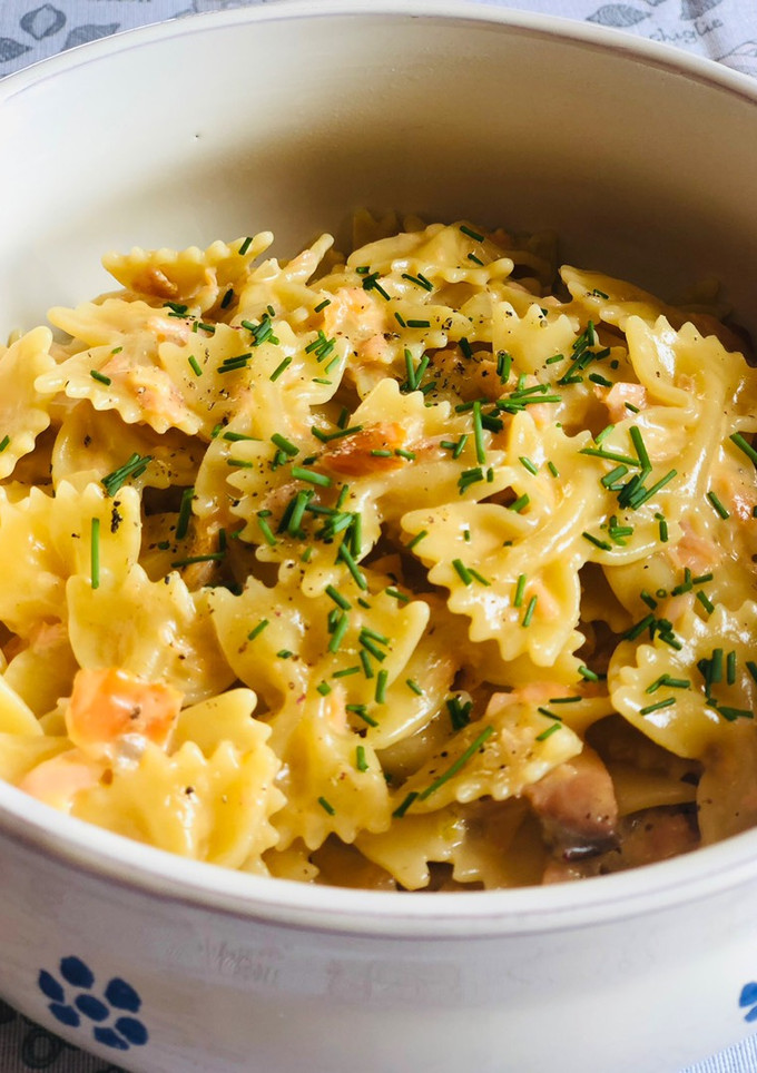 Una foto de Pasta con salmón ahumado