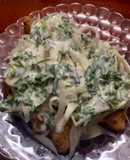 Ức gà áp chảo sốt hành tây