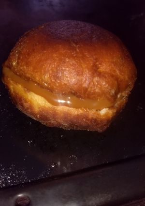 Una foto de Berlines fritos con manjar