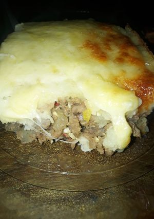 Una foto de Pastel de papa con carne y queso