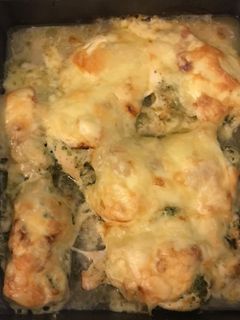 Medvés-sajtos-paradicsomos csirkemell recept fotója