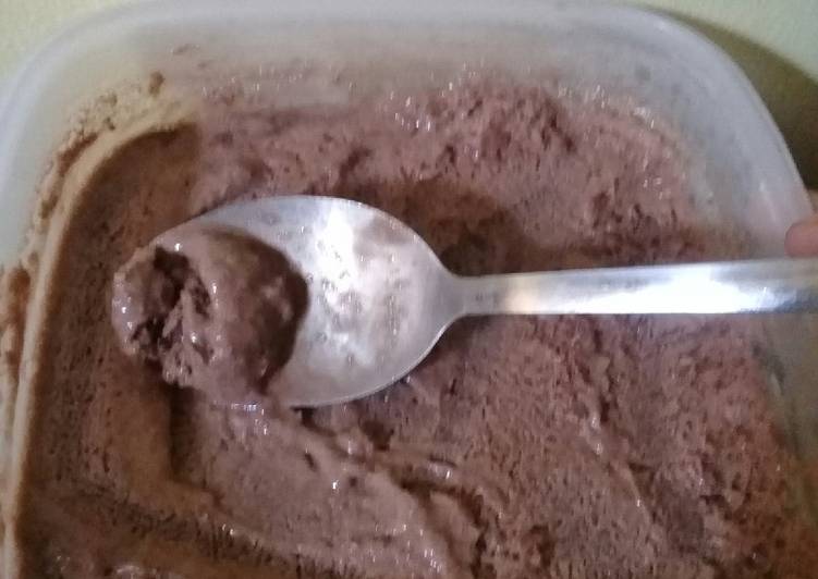 Chocolate ice cream pondan
