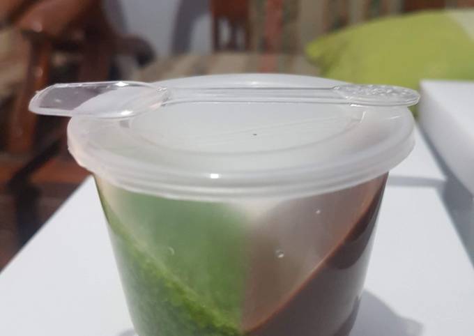 Langkah Mudah Membuat Resep Puding lumut pandan cokelat ala tintin rayner