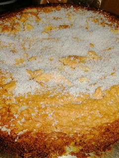Una foto de Torta de Vainilla con crema pastelera 🥧
