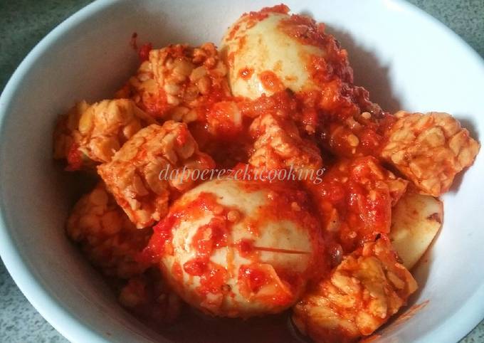 Anti Ribet, Memasak Balado Telur dan Tempe (Bumbu Sederhana) Menu Enak Dan Mudah Dibuat