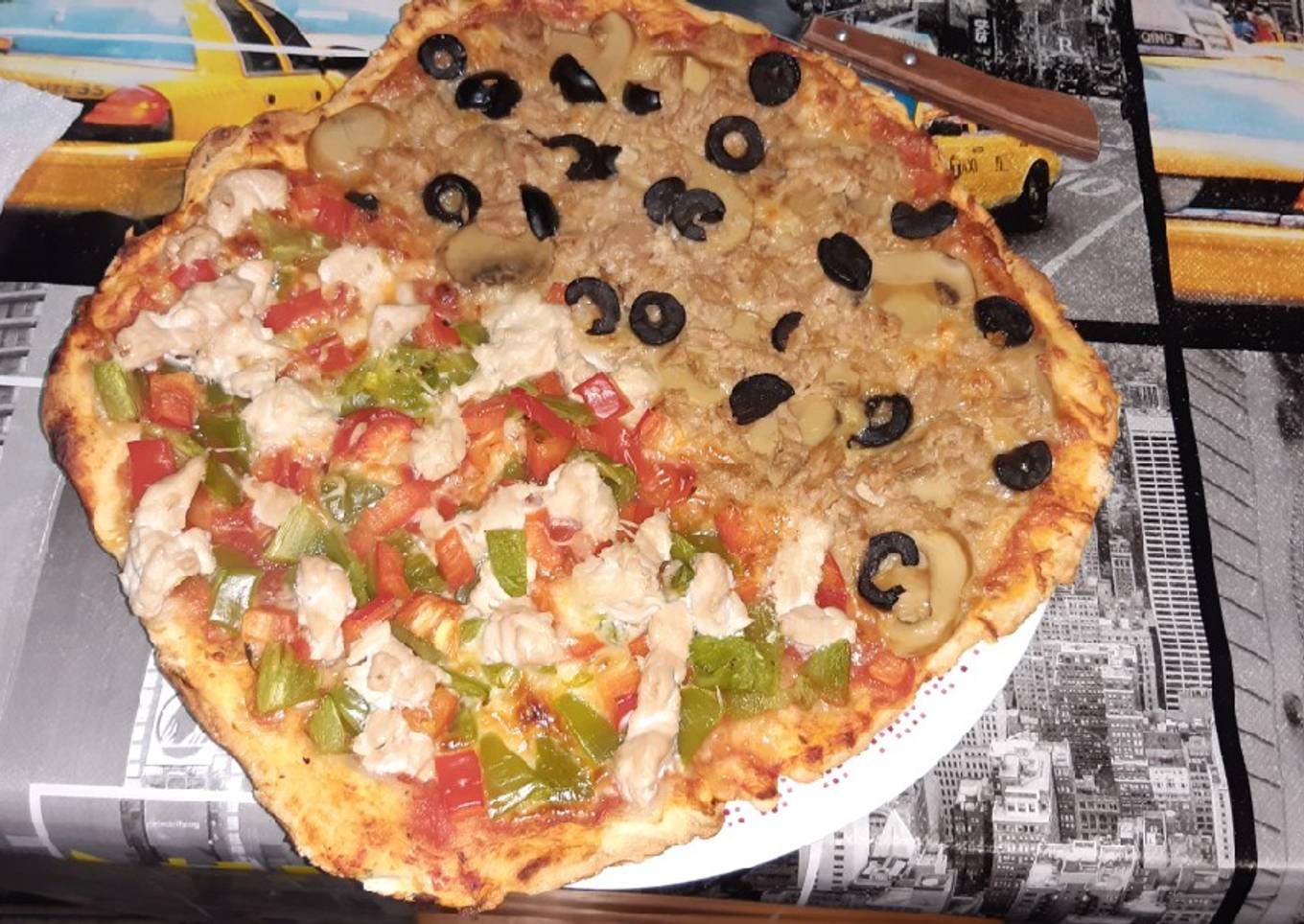 Pizza mitad pollo mitad atún