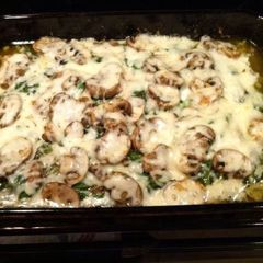 A picture of Chicken spinach and mushroom low carb oven dish.