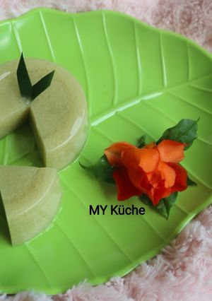 A picture of Matcha Latte Moss Pudding.