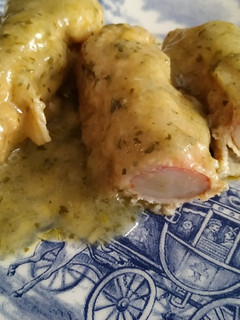 Una foto de Pechugas de pollo rellenas de surimi de cangrejo