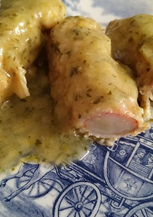 Una foto de Pechugas de pollo rellenas de surimi de cangrejo