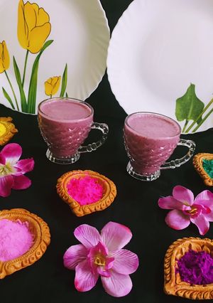 A picture of Black Currant Lassi.
