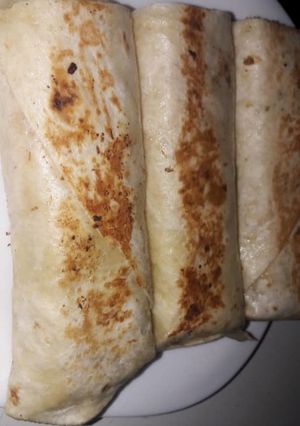 A picture of Chicken shawarma.
