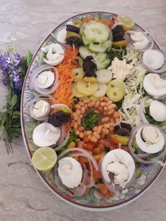 A picture of Just like flower very easy and healthy salad.