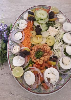 A picture of Just like flower very easy and healthy salad.